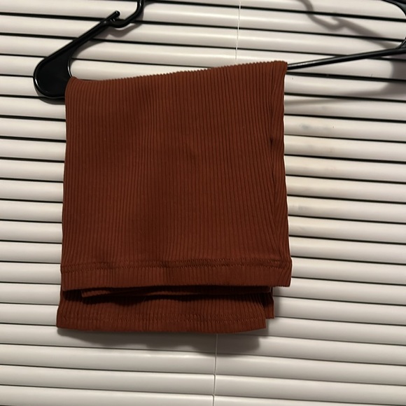 Two piece set - Picture 2 of 2